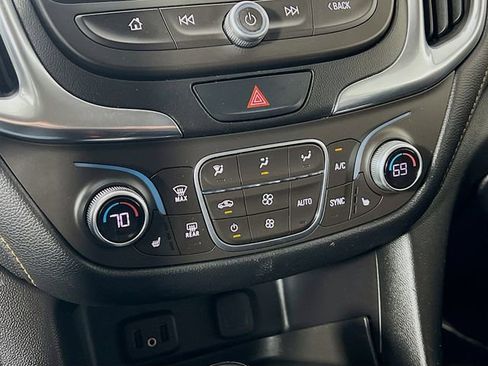 Used 2018 Chevrolet Equinox Premier image 19