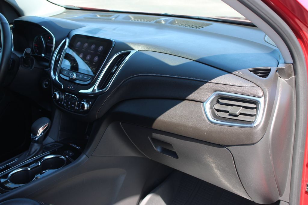 Used 2023 Chevrolet Equinox Premier AWD/4WD image 32