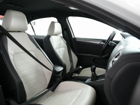 Used 2016 Volkswagen Jetta Sport image 53