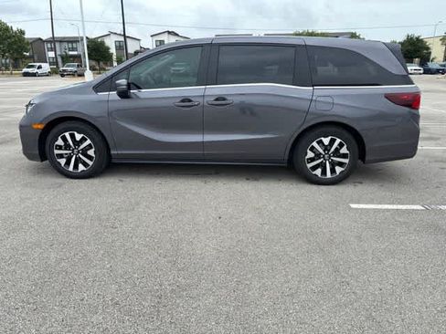 Used 2026 Honda Odyssey EX-L image 2
