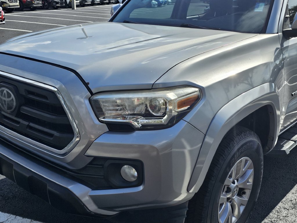 Used 2018 Toyota Tacoma SR5 RWD image 6