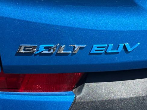 Used 2022 Chevrolet Bolt EUV Premier w/ Sun & Sound Package FWD image 12