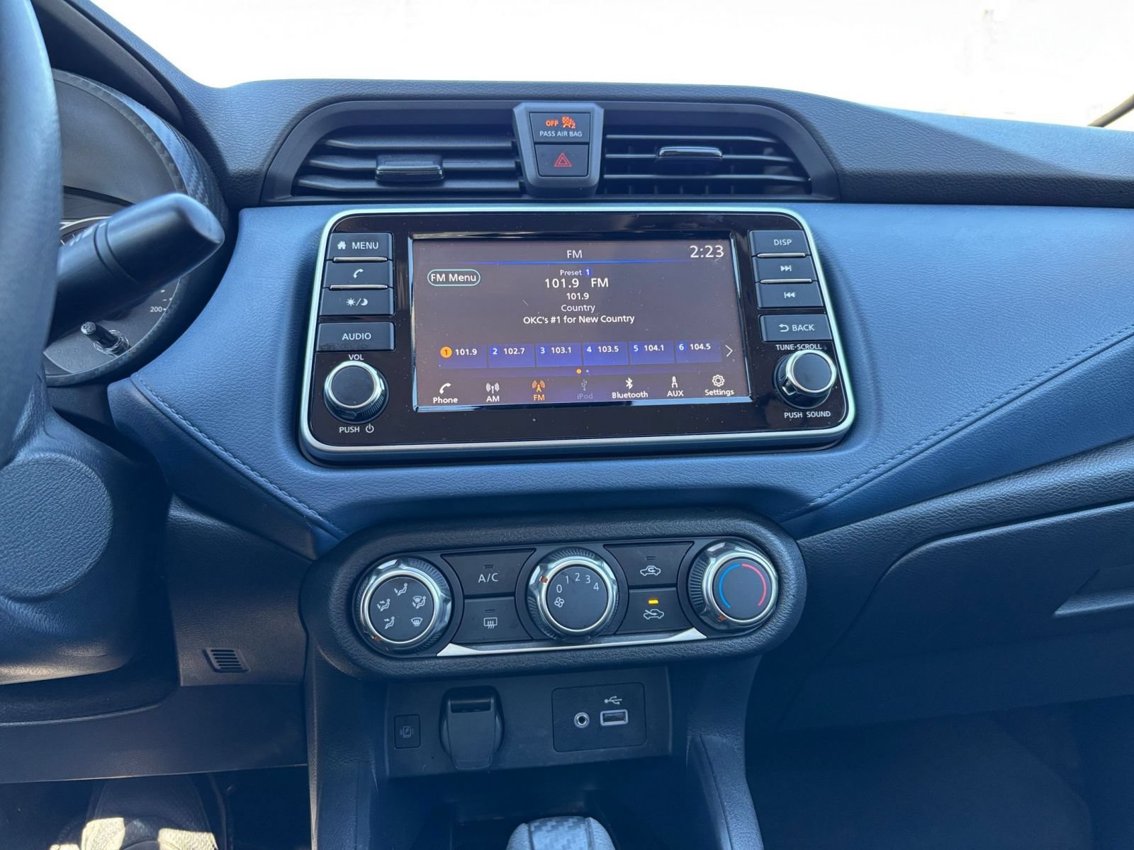 Used 2025 Nissan Versa SV FWD image 16