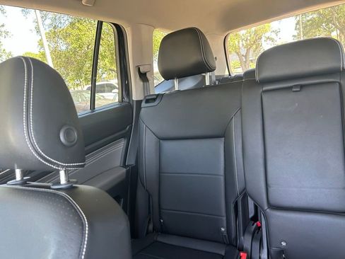Used 2023 Volkswagen Atlas SE FWD image 10
