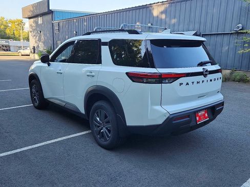 New 2025 Nissan Pathfinder SV w/ Black Appearance Package image 6