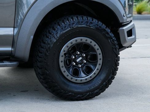Used 2017 Ford F150 Raptor w/ Equipment Group 802A Luxury AWD/4WD image 17