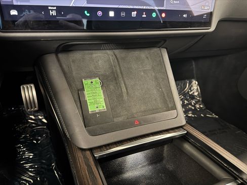 Used 2023 Tesla Model S Base image 30