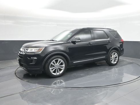 Certified 2019 Ford Explorer XLT w/ Equipment Group 202A image 1