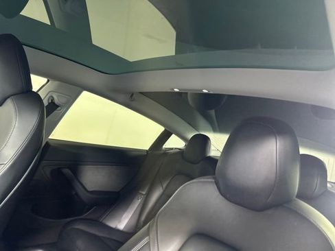 Used 2019 Tesla Model 3 Performance image 12