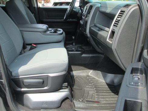Used 2018 RAM 2500 Tradesman w/ Chrome Appearance Group AWD/4WD image 13