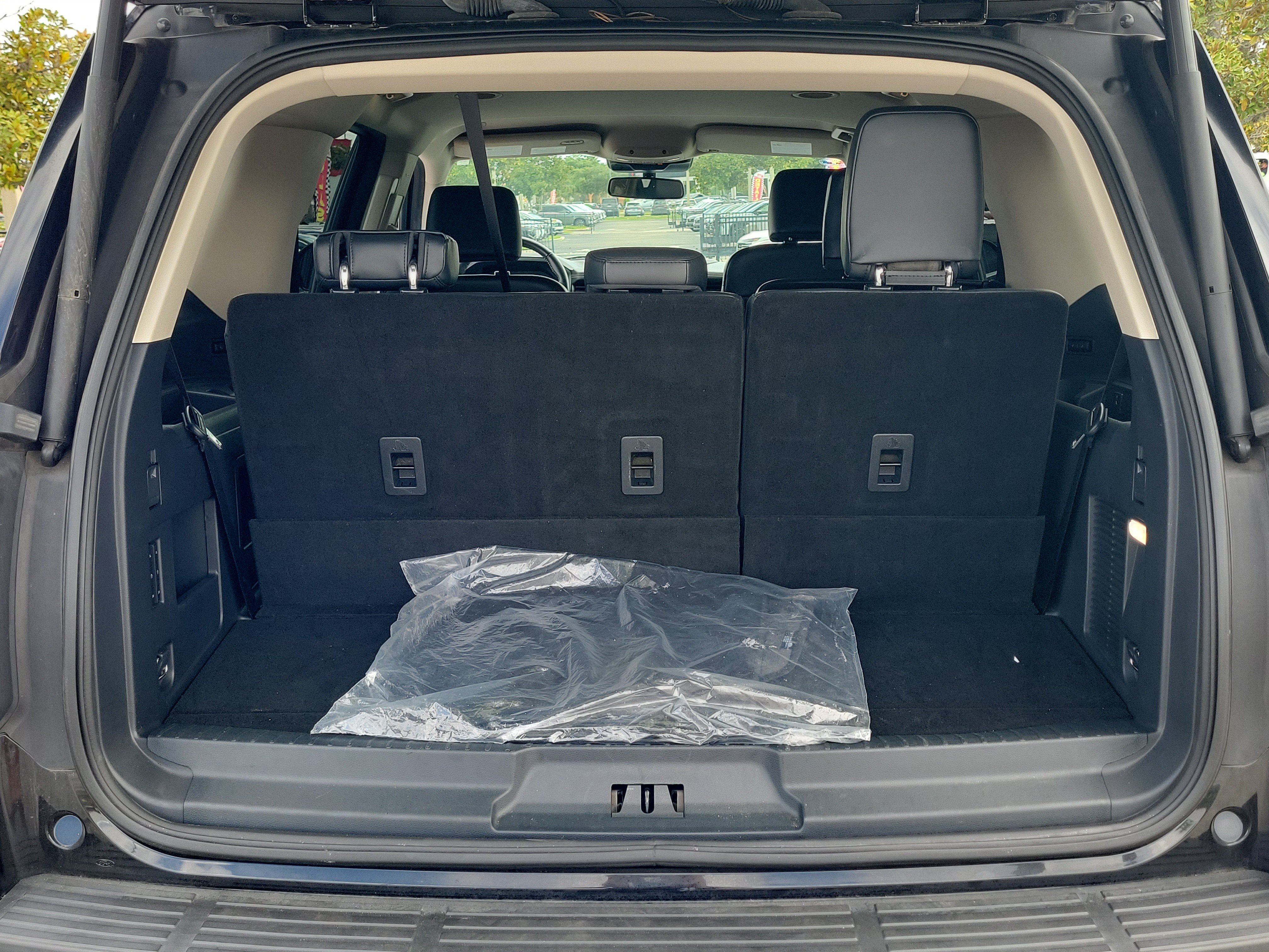 Used 2024 Ford Expedition XLT RWD image 6