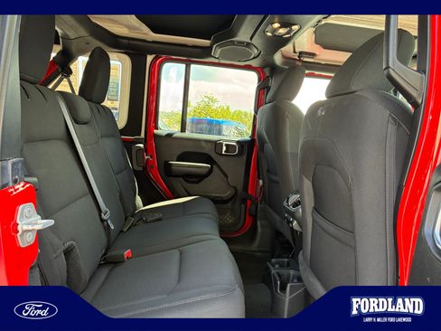Used 2022 Jeep Wrangler Unlimited Sport AWD/4WD image 18