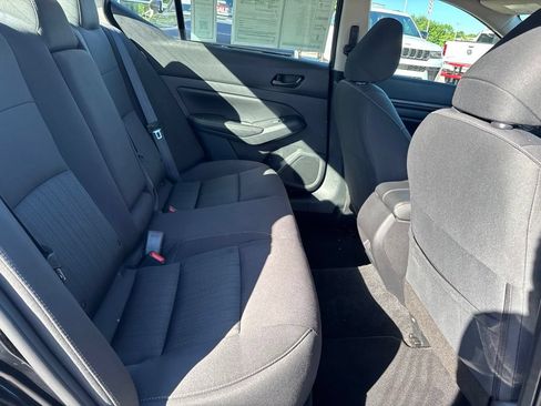 Used 2025 Nissan Altima 2.5 SV FWD image 43