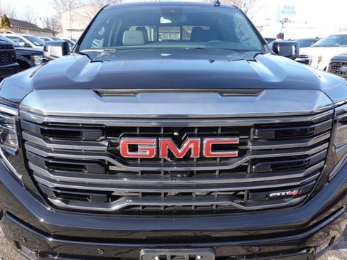 Used 2024 GMC Sierra 1500 AT4 image 6