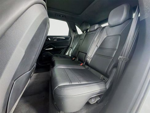 Certified 2022 Porsche Cayenne Turbo image 20