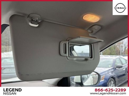 Used 2023 Nissan Rogue SV image 34