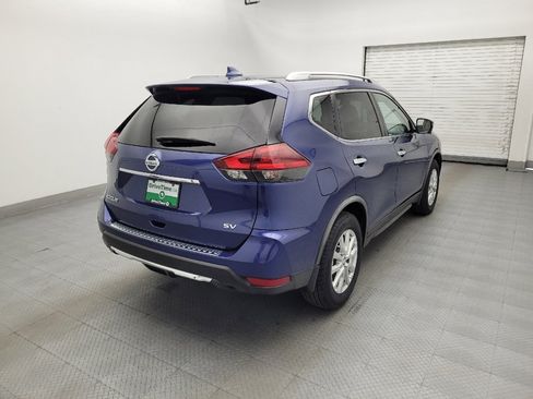 Used 2018 Nissan Rogue SV w/ Premium Package FWD image 9