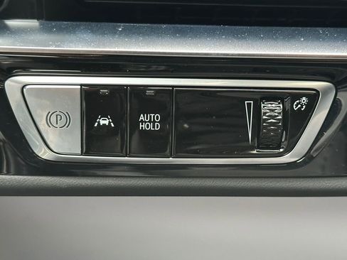 New 2025 Cadillac Lyriq Sport image 32