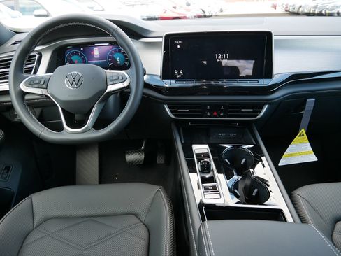 New 2025 Volkswagen Atlas Cross Sport SE image 6