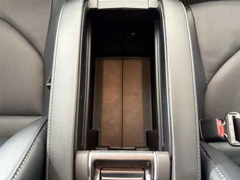 New 2026 Toyota Highlander Limited AWD/4WD image 38