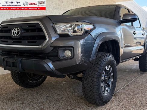 Used 2017 Toyota Tacoma SR5 w/ Tow Package RWD image 1