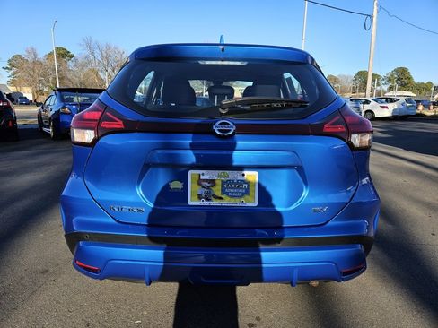 Used 2021 Nissan Kicks SV image 6