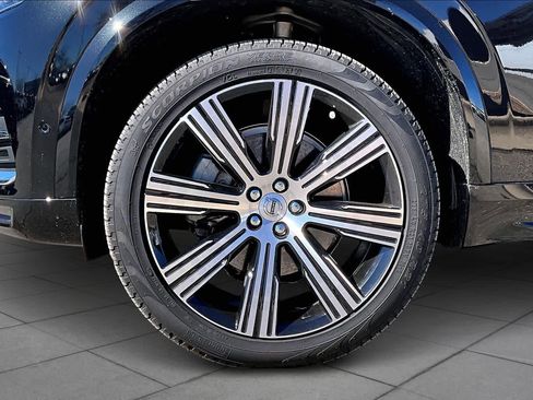 Used 2023 Volvo XC90 B6 Ultimate w/ Protection Package Premier image 11