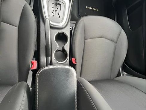Used 2013 Dodge Avenger SE w/ Blacktop Pkg FWD image 15