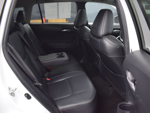 Used 2022 Toyota Corolla Cross XLE w/ Convenience Package AWD/4WD image 11