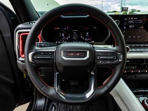 Used 2026 GMC Canyon AT4X AWD/4WD image 19