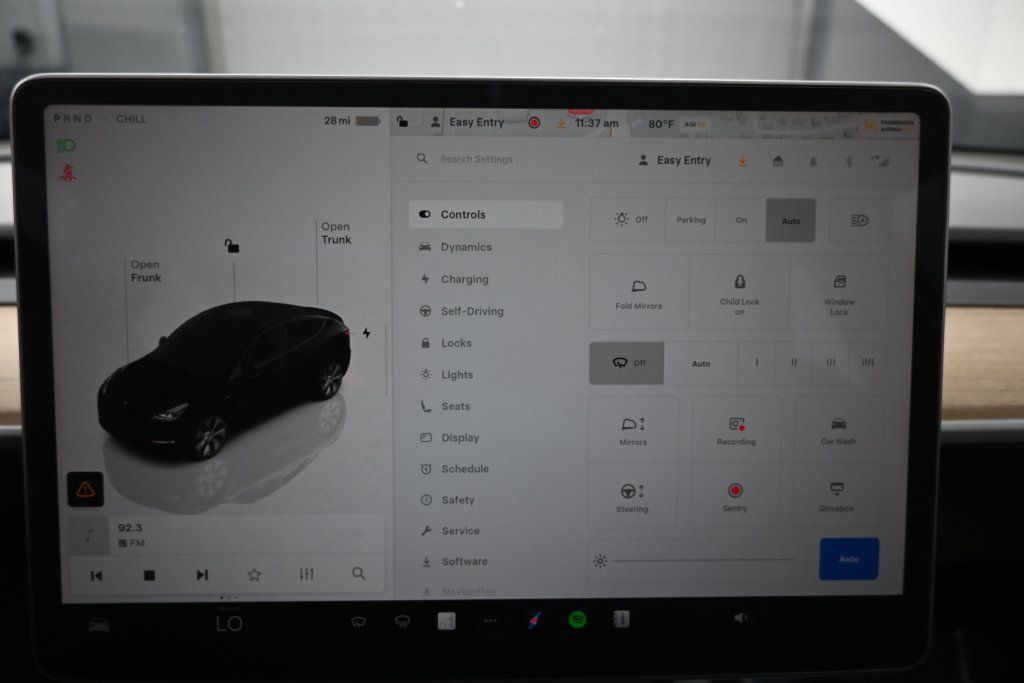 Used 2023 Tesla Model Y 2WD image 13