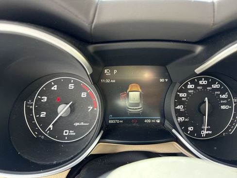 Used 2021 Alfa Romeo Stelvio Ti w/ Premium Package image 15