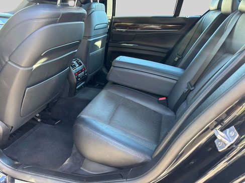 Used 2013 BMW 750i RWD image 7