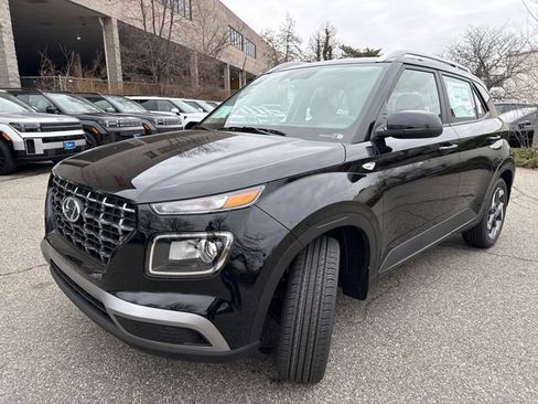 New 2026 Hyundai Venue SEL image 3