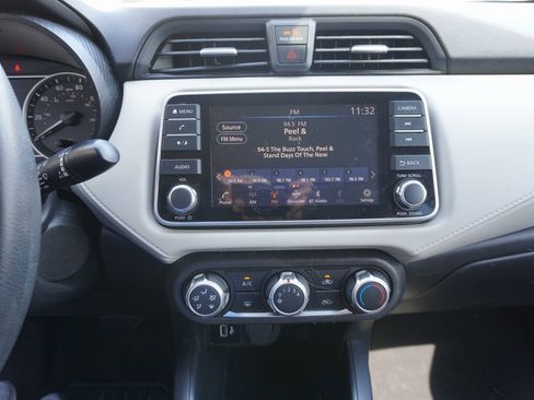 Used 2021 Nissan Versa SV image 8