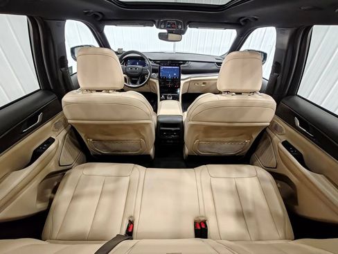 Used 2024 Jeep Grand Cherokee Limited 4xe AWD/4WD image 32