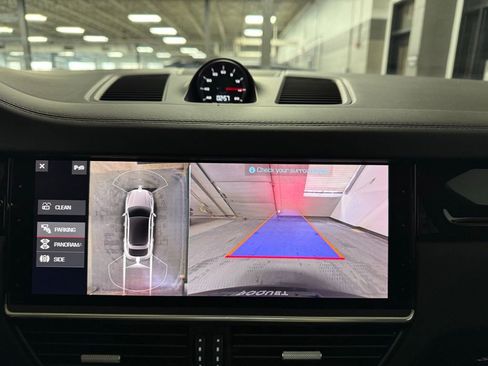 Used 2021 Porsche Cayenne Coupe image 13