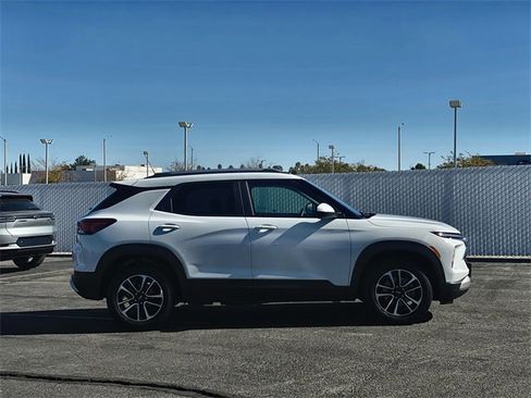 Certified 2025 Chevrolet TrailBlazer LT w/ Convenience Package image 4