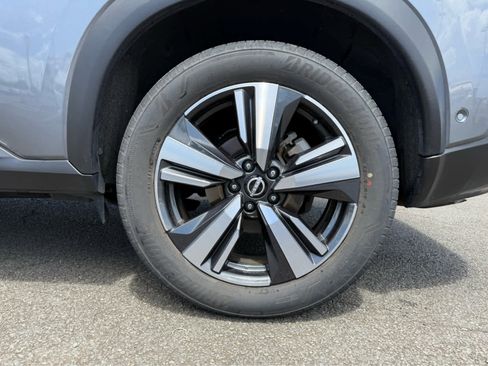 Used 2023 Nissan Rogue SL w/ SL Premium Package FWD image 5