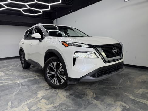 Used 2023 Nissan Rogue SV image 6