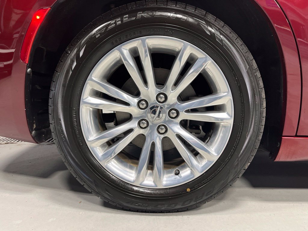 Used 2018 Chrysler 300 Touring L RWD image 38