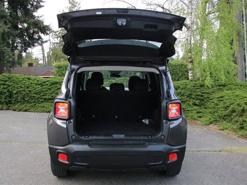 Used 2017 Jeep Renegade Altitude image 17