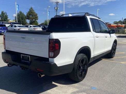 Used 2025 Honda Ridgeline Black Edition image 6