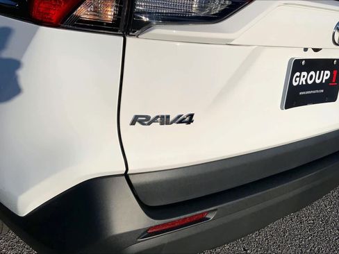 Used 2022 Toyota RAV4 XLE w/ Convenience Package FWD image 30