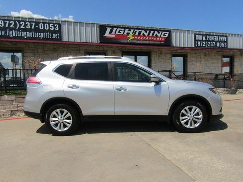 Used 2016 Nissan Rogue SV w/ SV Moonroof Package FWD image 5