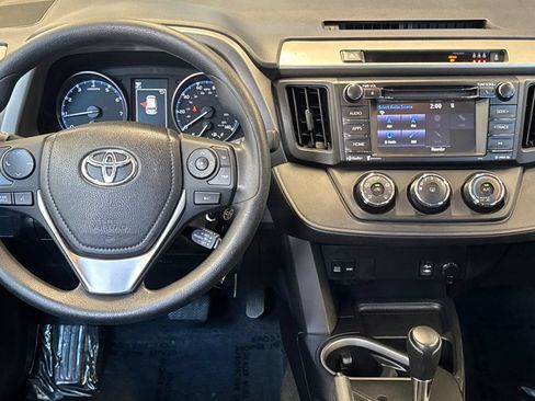 Certified 2017 Toyota RAV4 LE w/ Carpet Mat Package FWD image 18