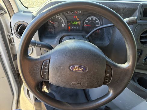 Used 2009 Ford E-250 and Econoline 250 image 16