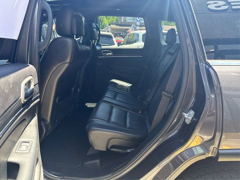 Used 2019 Jeep Grand Cherokee Limited w/ Luxury Group II AWD/4WD image 10