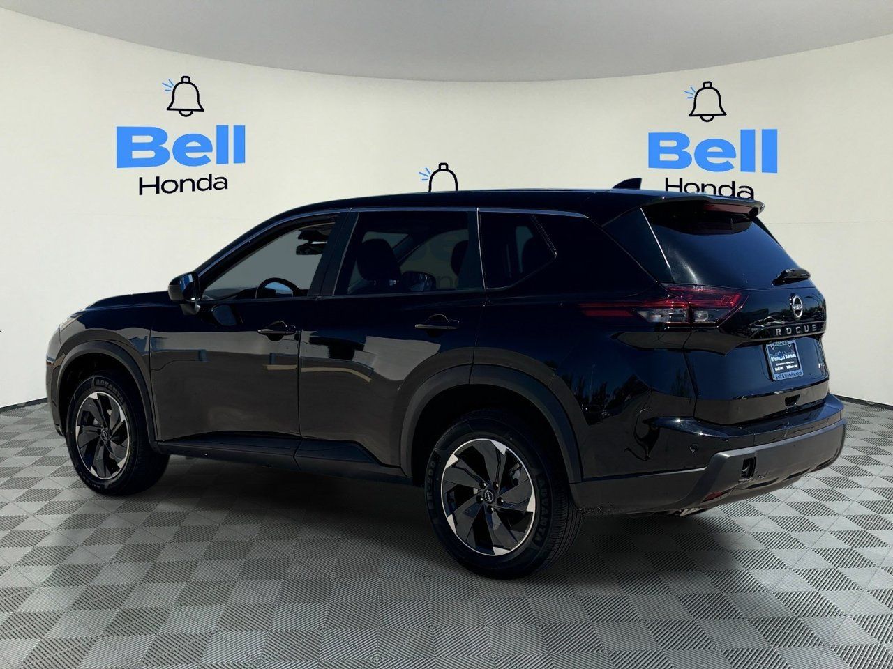Used 2025 Nissan Rogue SV AWD/4WD image 3
