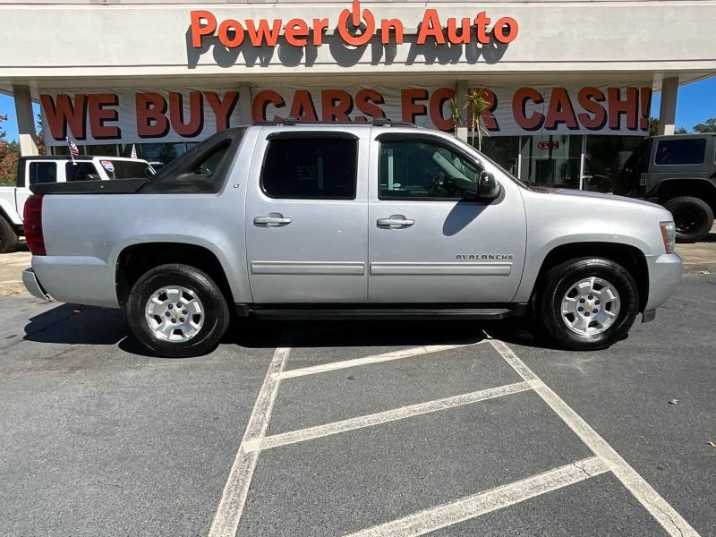 Used 2012 Chevrolet Avalanche LT AWD/4WD image 8